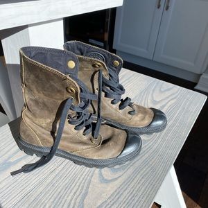 Women’s shoes